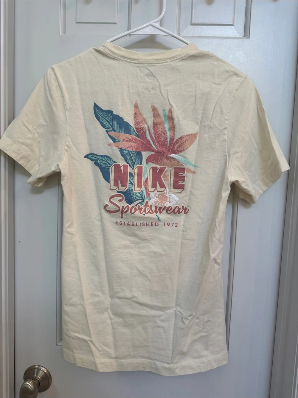 Nike Small Pale Yellow Short-Sleeve Tee with Tropical Graphic